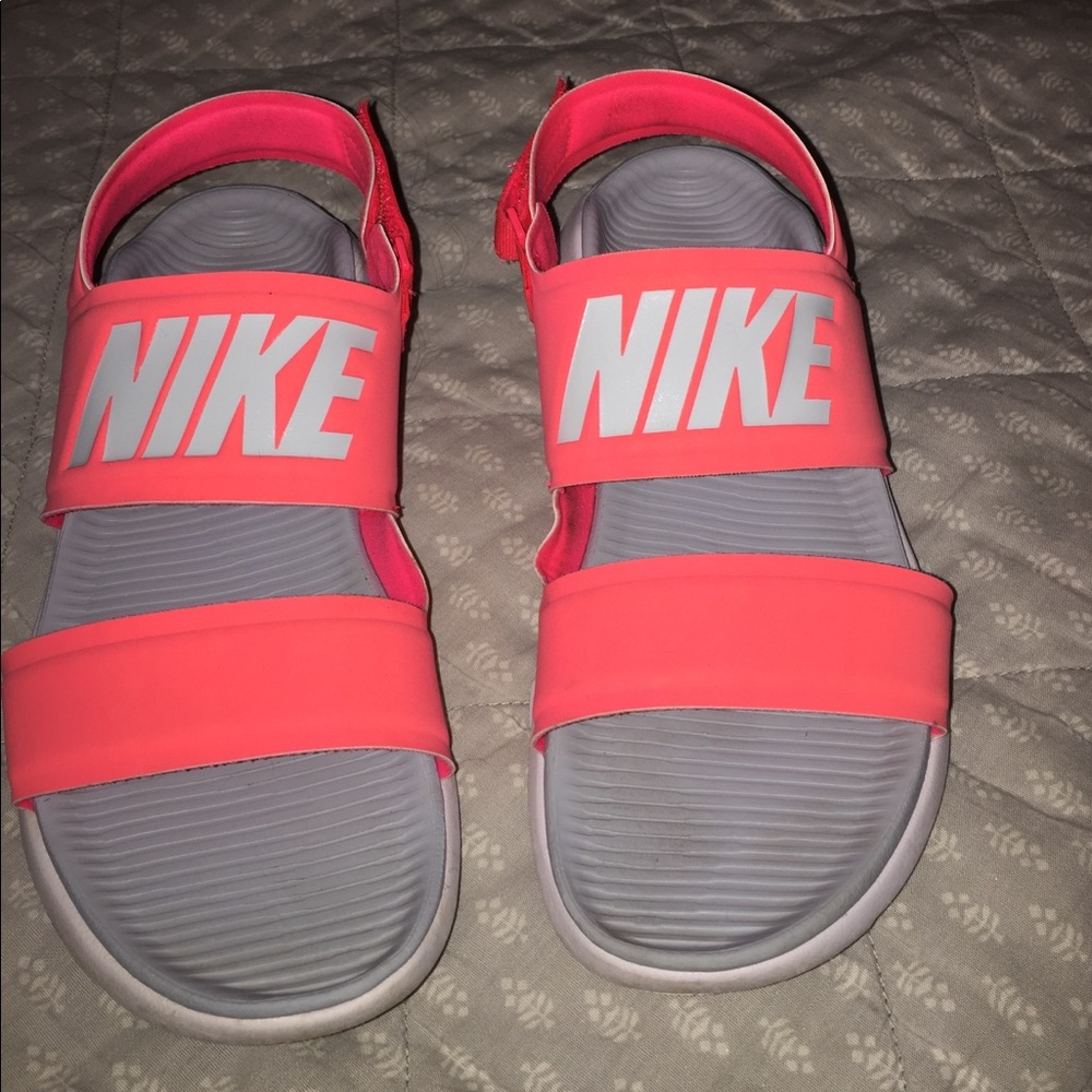 Nike tanjun sandals